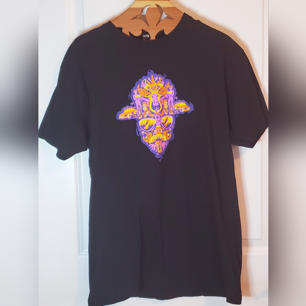 UNIQUE Firey Bullhead Short Sleeve Tee Shirt, Size Large